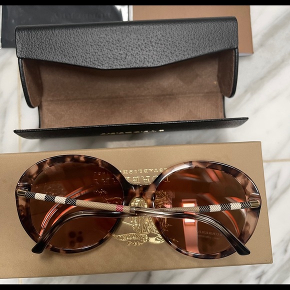 BURBERRY CHECK TEMPLE ARMS MIRRORED ROUND SUNNIES - Picture 6 of 16
